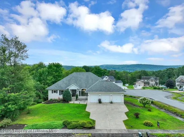 106 Beech LN #L 12, Elmhurst, PA 18444