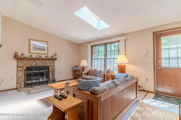 510 Covered Bridge DR, Lakeville, PA 18438