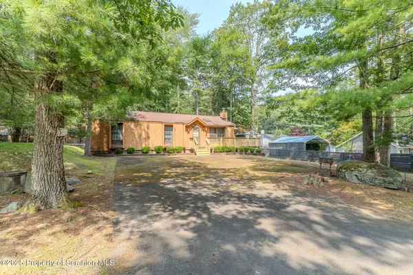 510 Covered Bridge DR,  Lakeville,  PA 18438