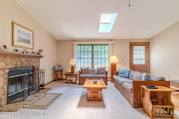 510 Covered Bridge DR, Lakeville, PA 18438