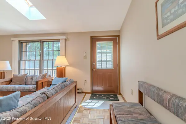510 Covered Bridge DR, Lakeville, PA 18438