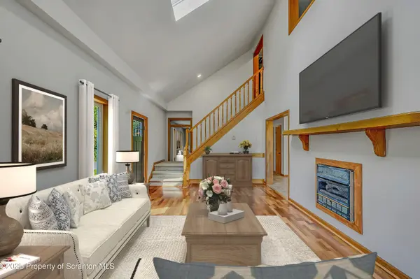 51 Reynolds ST, Hughestown, PA 18640