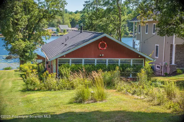 260 Baylors Lake RD, Fleetville, PA 18420
