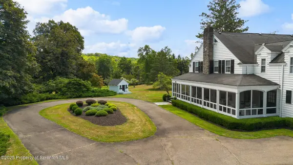 2037 W La Plume RD, La Plume, PA 18440