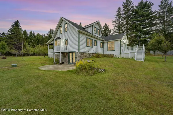 28 Old White Haven LN, White Haven, PA 18661