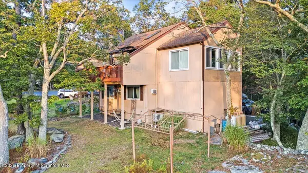 150 Dover DR,  Bushkill,  PA 18324