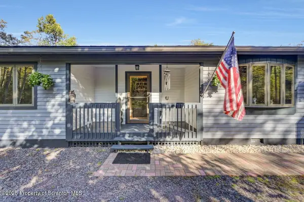 10 Holly LN, Thornhurst, PA 18424