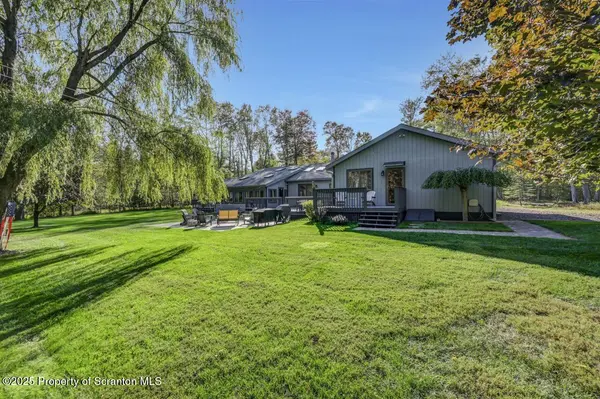 10 Holly LN, Thornhurst, PA 18424