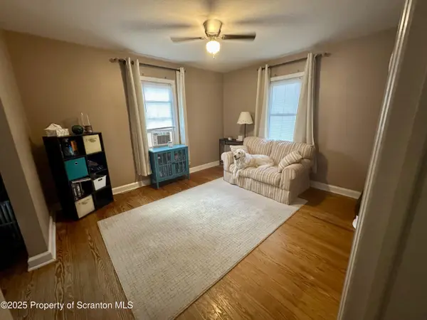 809 W Lackawanna AVE, Dickson City, PA 18519