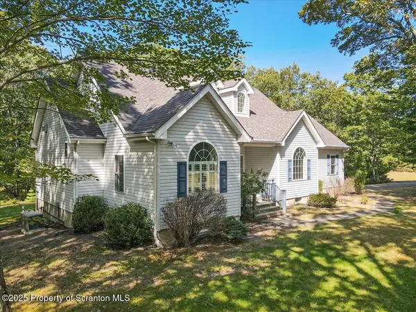 143 Marquise DR, Tafton, PA 18464