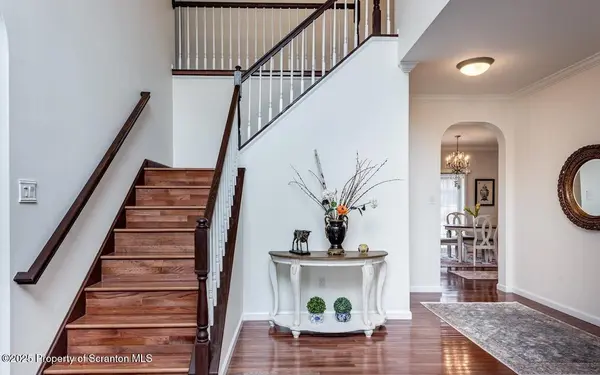 1300 Sandspring RD, Bear Creek, PA 18702
