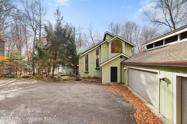 67 Lakeview Timbers DR, Gouldsboro, PA 18424