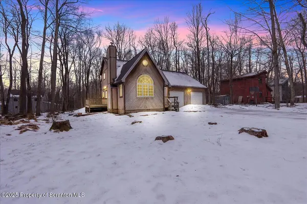 1103 Apache TRL, Gouldsboro, PA 18424