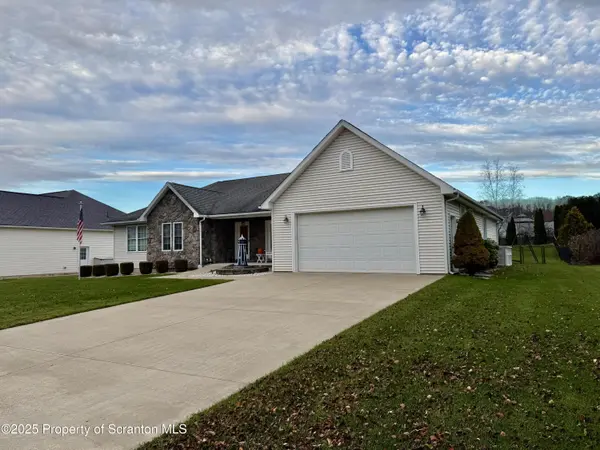 406 School Side DR, Throop, PA 18512