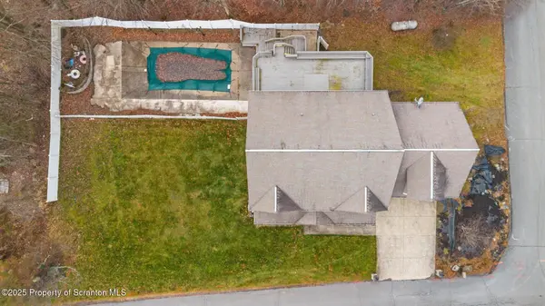 25 Old Gravity RD, Carbondale Twp, PA 18407