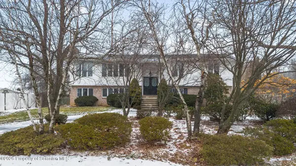101 Parkview DR, Clarks Summit, PA 18411