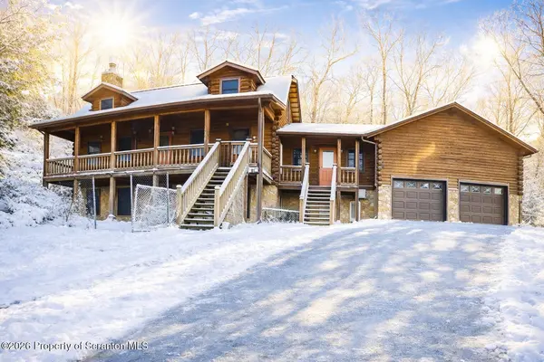 38 Cedar RDG,  Hawley,  PA 18428