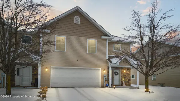 233 Shadow Wood CIR, Archbald, PA 18403