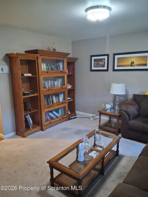 1104 Chicory CT, Exeter, PA 18643