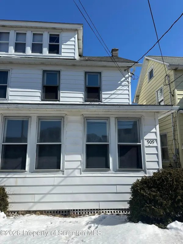 909 Birkbeck ST, Freeland, PA 18224