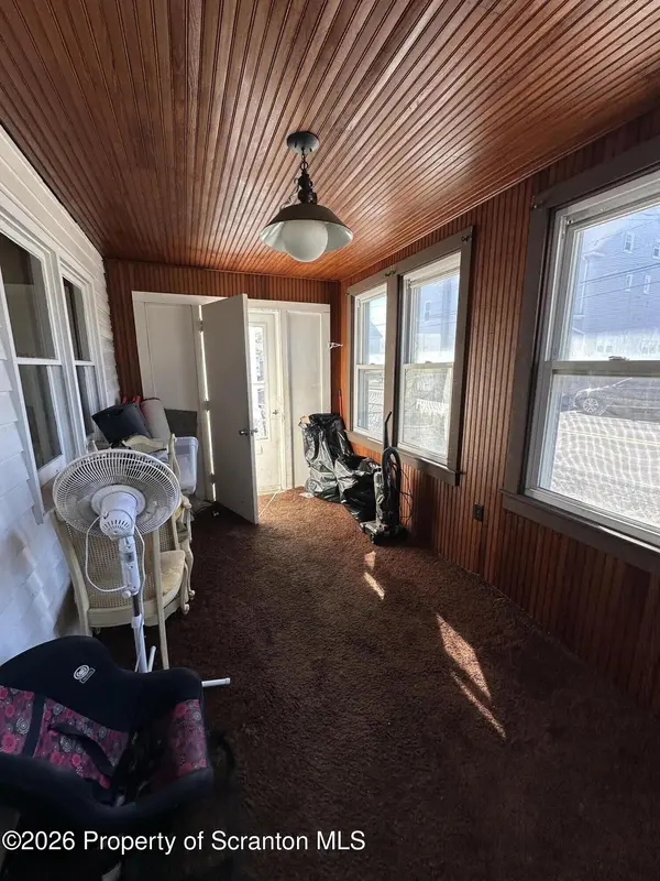 909 Birkbeck ST, Freeland, PA 18224