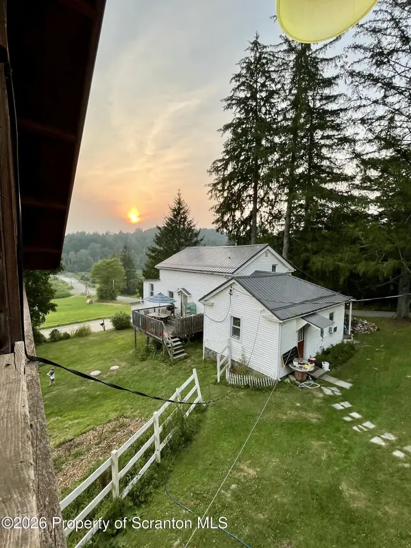 3886 East ST, Leraysville, PA 18829