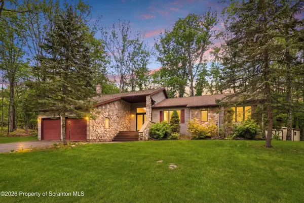 1197 Dewberry DR,  Hawley,  PA 18428