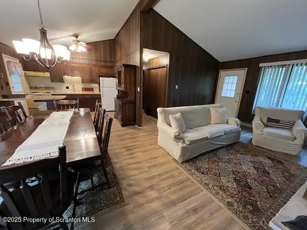 156 Big Bass DR, Gouldsboro, PA 18424