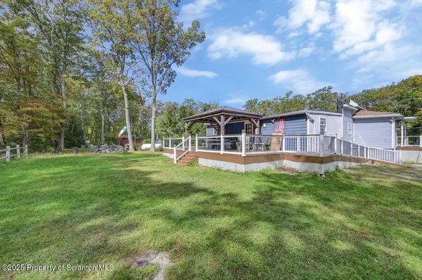 50 Little Lake RD, Jefferson Twp, PA 18436
