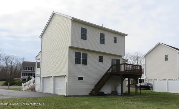 230 Juniper LN, Drums, PA 18222