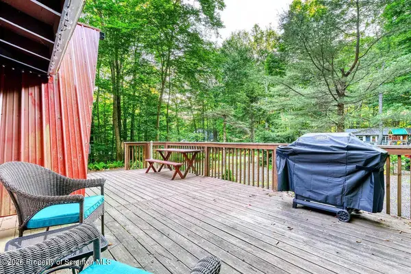5110 Tenicum DR, Pocono Lake, PA 18347