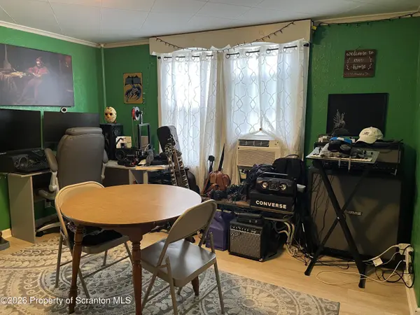 1259 Franklin ST, Old Forge, PA 18518