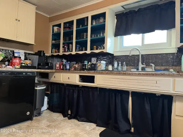 1259 Franklin ST, Old Forge, PA 18518