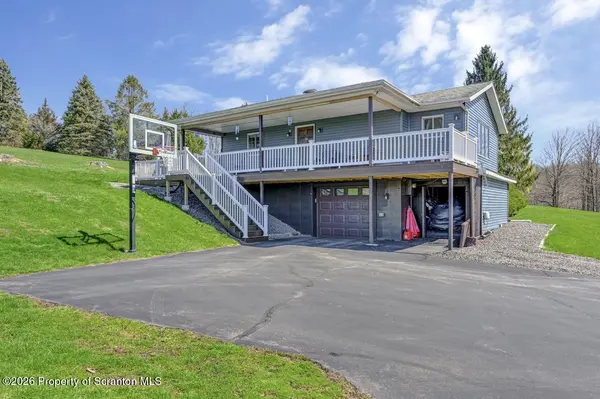 2117 E La Plume RD, La Plume, PA 18440