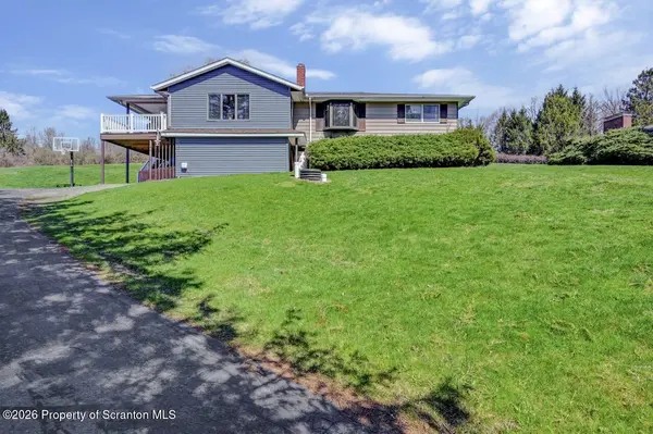 2117 E La Plume RD,  La Plume,  PA 18440