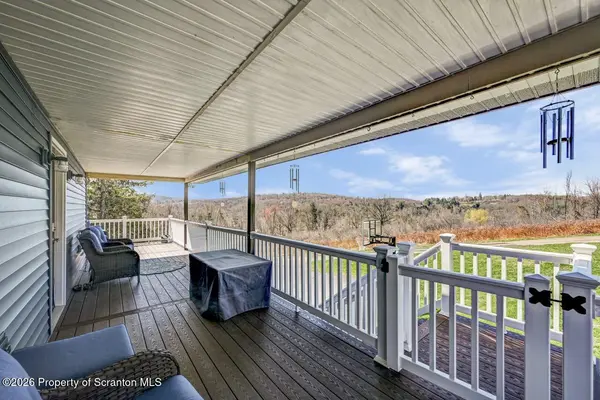 2117 E La Plume RD, La Plume, PA 18440