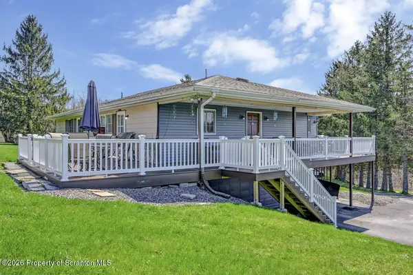 2117 E La Plume RD, La Plume, PA 18440