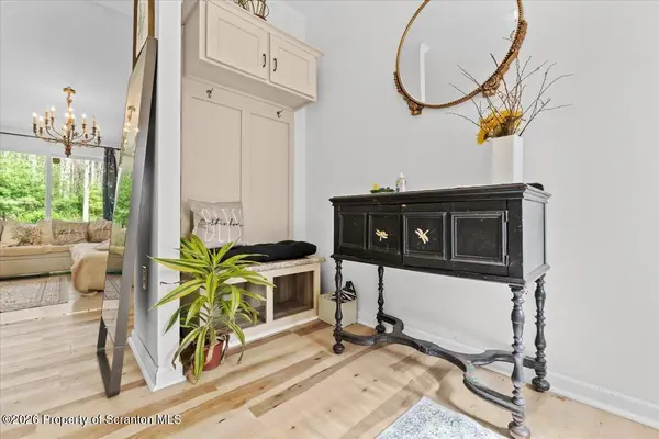 396 Park RD, Dingmans Ferry, PA 18328