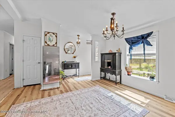 396 Park RD, Dingmans Ferry, PA 18328