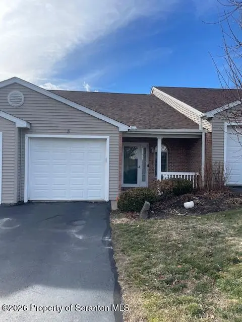 5 Parkland DR #5,  South Abington Twp,  PA 18411