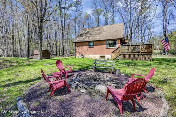 45 Black Bear RD, Lake Ariel, PA 18436