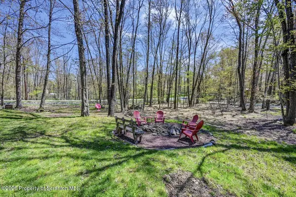 45 Black Bear RD, Lake Ariel, PA 18436