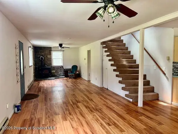 113 Fawnwood DR, Greentown, PA 18426