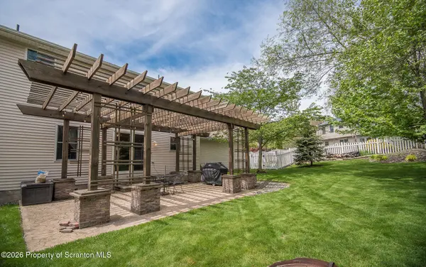 410 Deer Run DR, Archbald, PA 18403