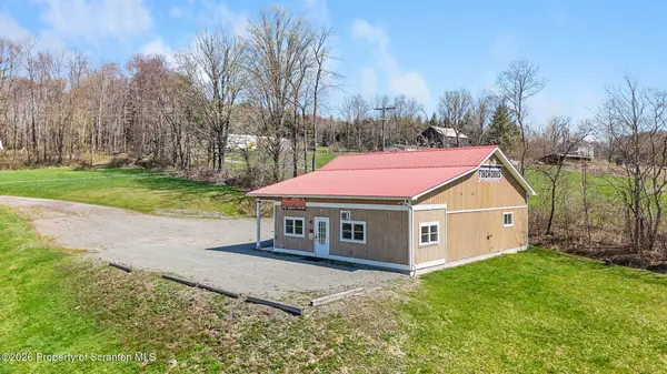 6 Duran RD, Equinunk, PA 18417