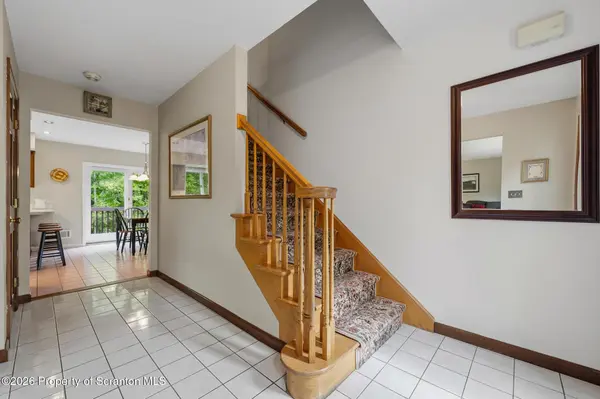 307 Stoney Creek RD, South Abington Twp, PA 18411