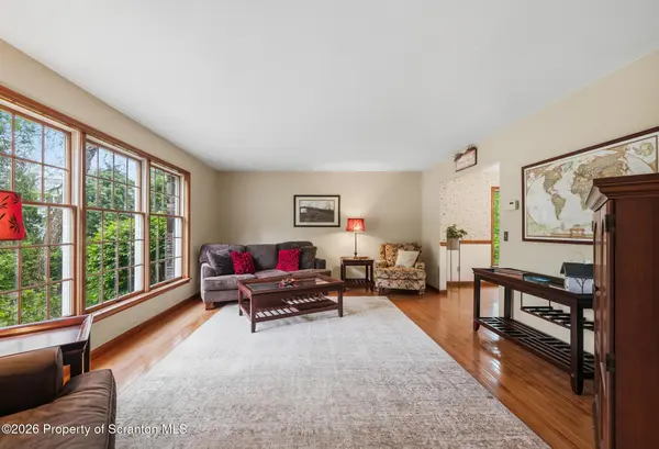 307 Stoney Creek RD, South Abington Twp, PA 18411
