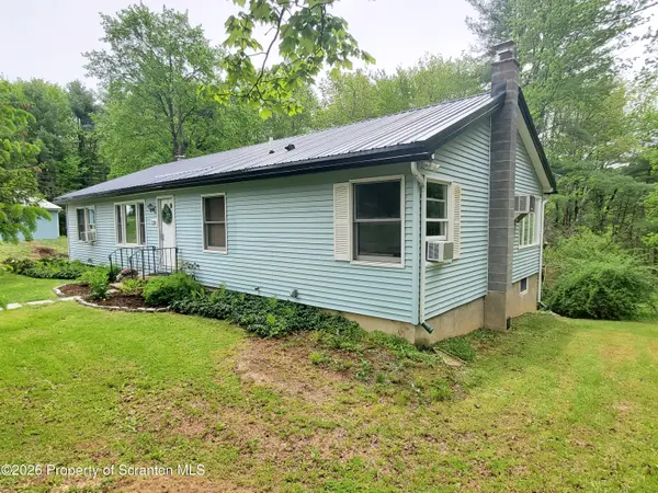 220 Brinkman RD, Brackney, PA 18812