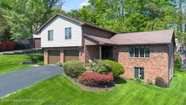1307 Oakmont RD,  Clarks Summit,  PA 18411