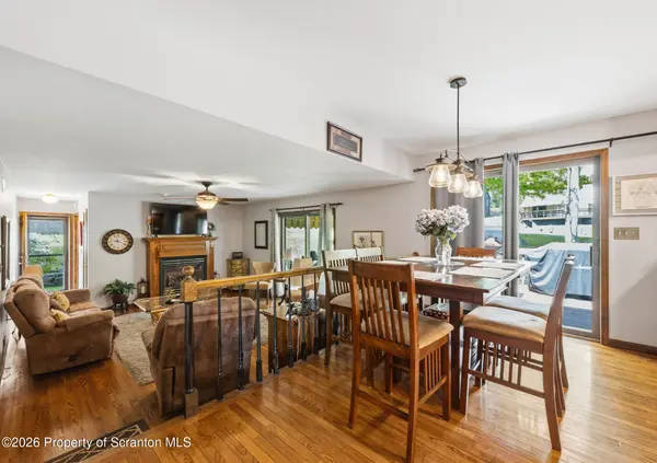 1307 Oakmont RD, Clarks Summit, PA 18411
